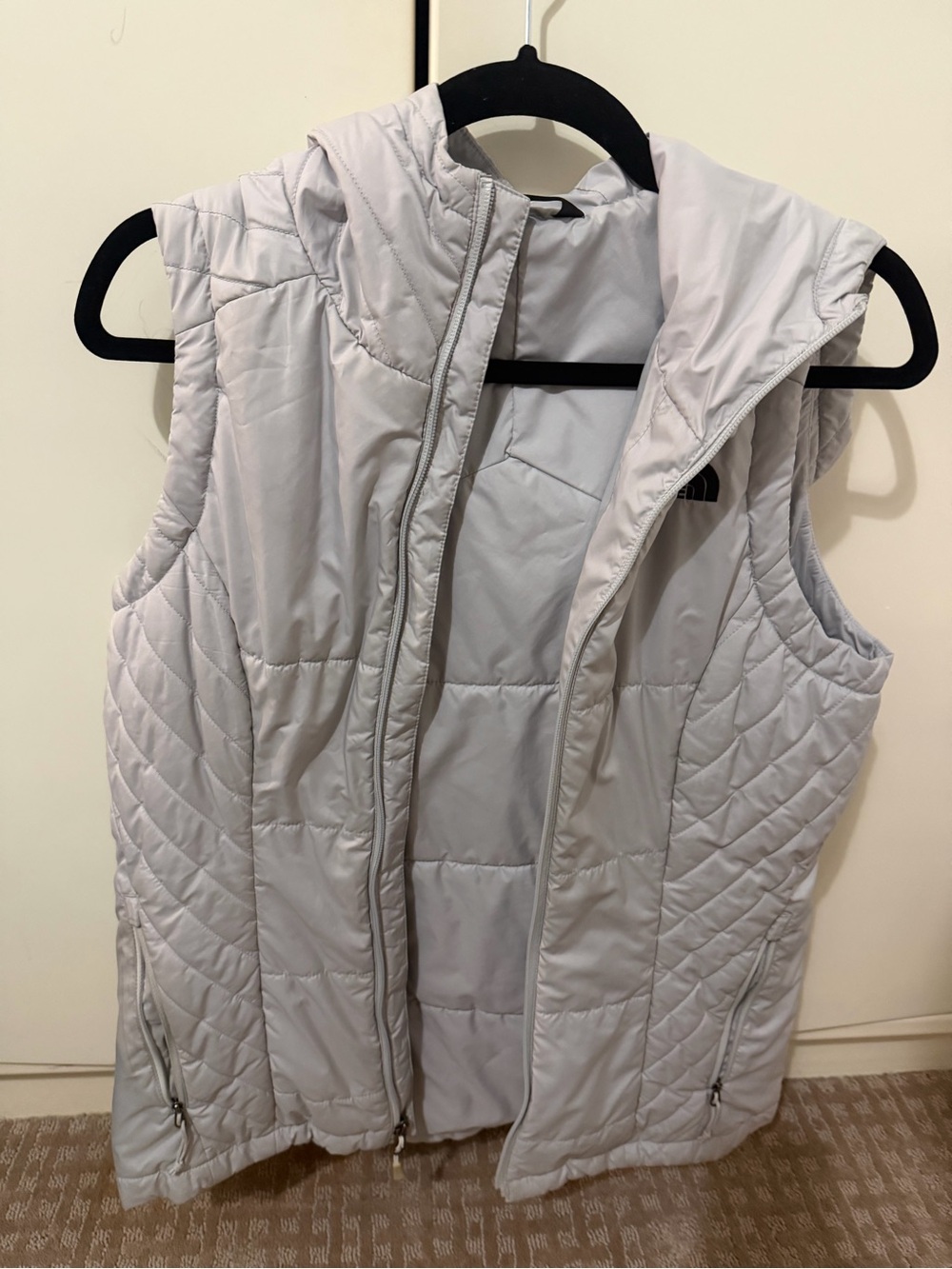 The North Face Women's Light Gray Quilted Hooded Vest small